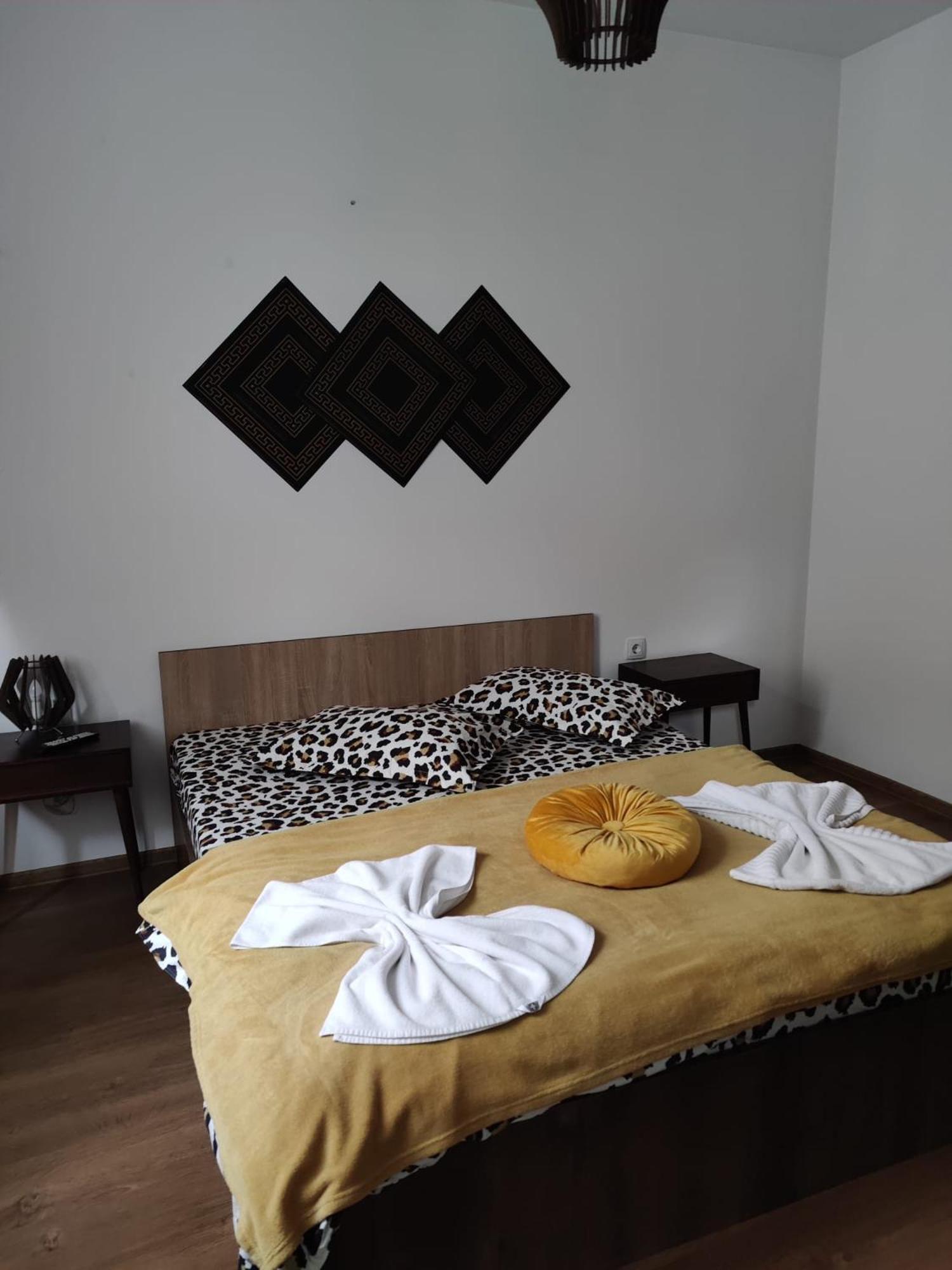 New Residence Brasov Bagian luar foto