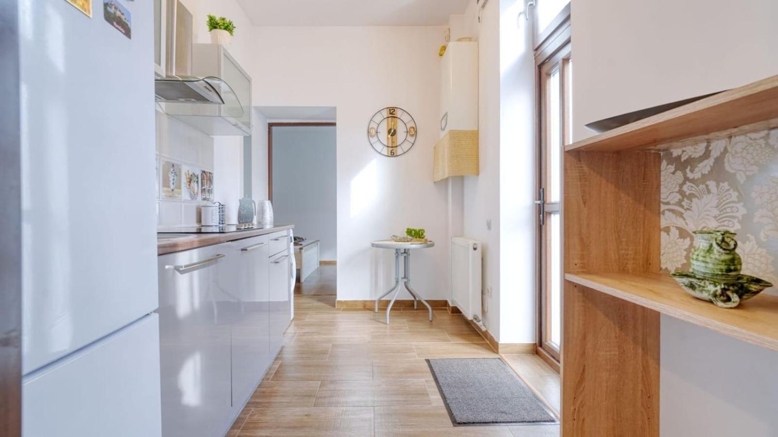 New Residence Brasov Bagian luar foto